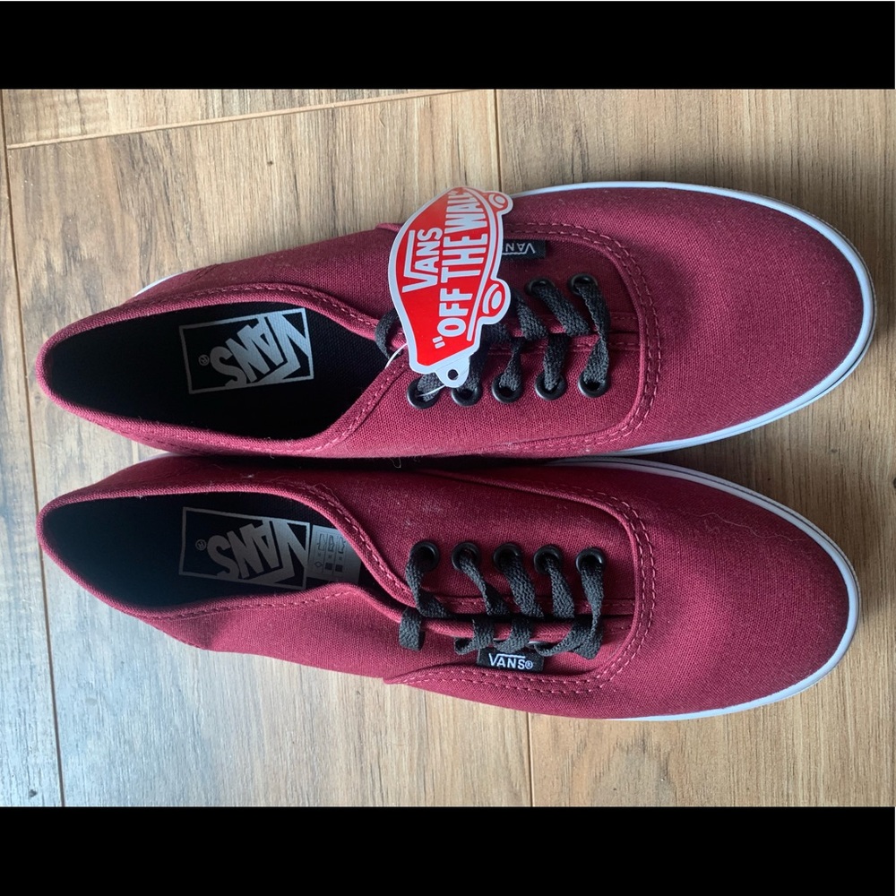 NEW Vans